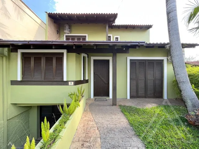 Casa com 4 dormitórios