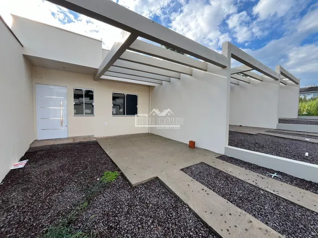 Casa geminada com 2 dormitórios