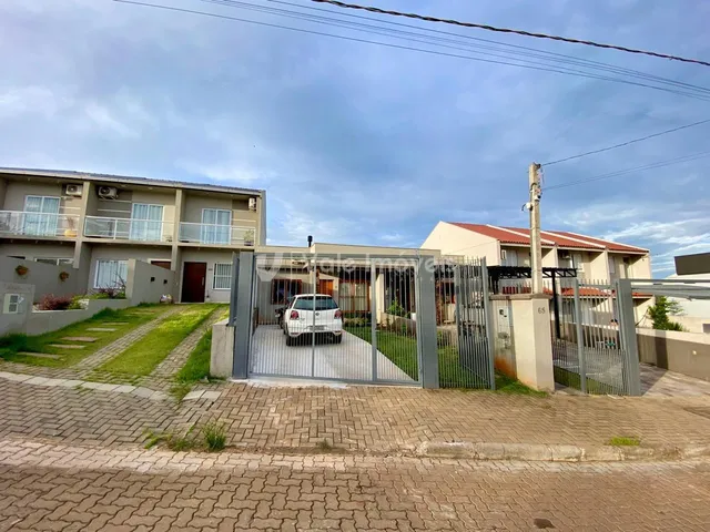 Casa geminada com 2 dormitórios