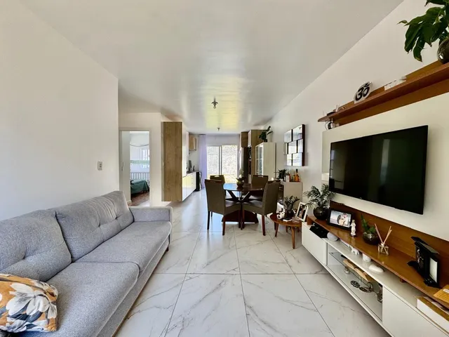 Casa geminada com 2 dormitórios