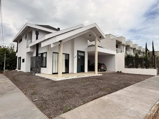 Casa com 4 dormitórios