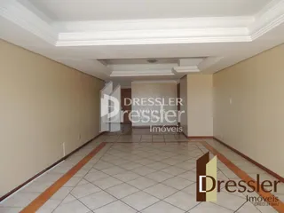 Vista de um corredor interno de uma propriedade em Lajeado.