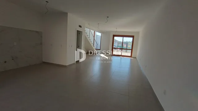 Corredor interno de um imóvel em Lajeado, Brasil.