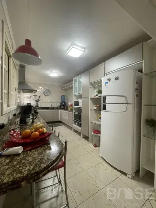 Casa com 6 dormitórios, foto 9