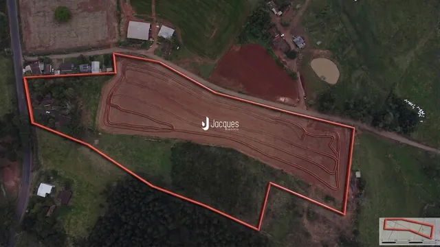 Vista aérea de um terreno rural no Lajeado, Brasil.