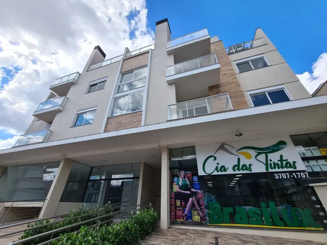 Fachada de um prédio residencial moderno em Lajeado, Brasil.