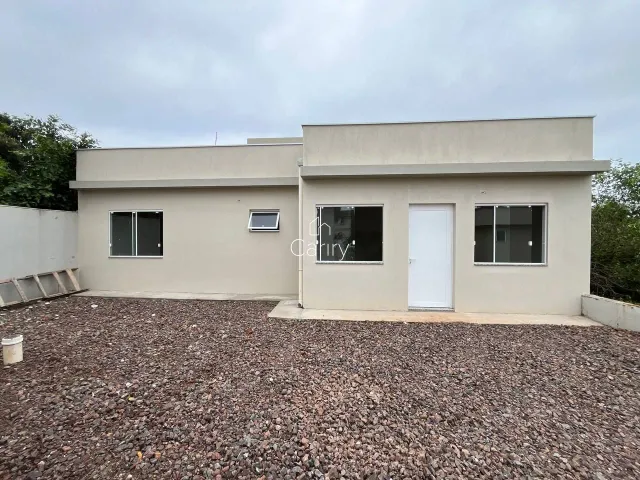 Casa geminada com 1 dormitório