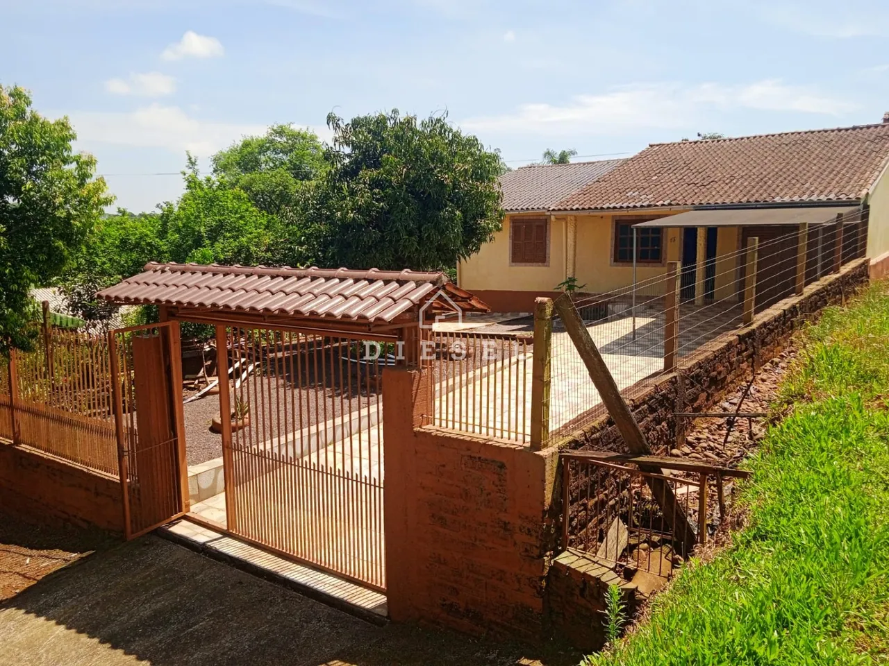 Casa com 2 dormitórios, foto 1