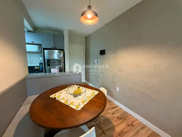 Vista de uma sala de jantar em um apartamento em Lajeado, Brasil.