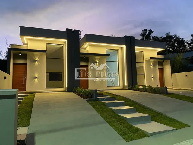 Fachada moderna de uma residência em Lajeado, Brasil.