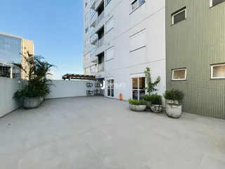 Área externa pavimentada de um imóvel em Lajeado.