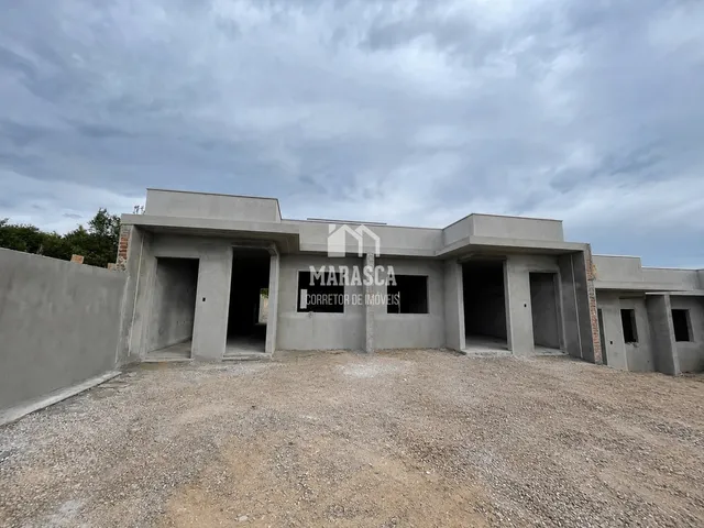 Casa geminada com 2 dormitórios