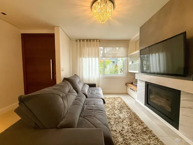 Casa com 4 dormitórios, foto 2