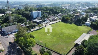 Vista aérea de um terreno gramado em Lajeado, Brasil.