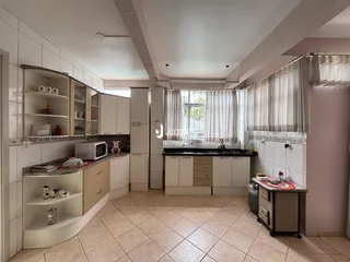 Casa com 4 dormitórios, foto 3