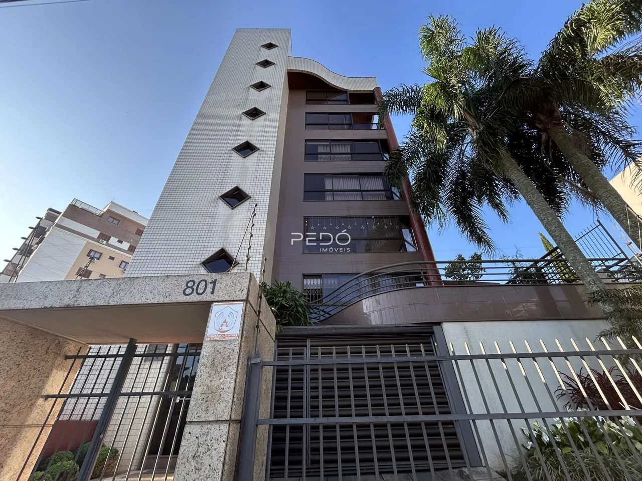 Fachada de um prédio residencial em Lajeado, Brasil.