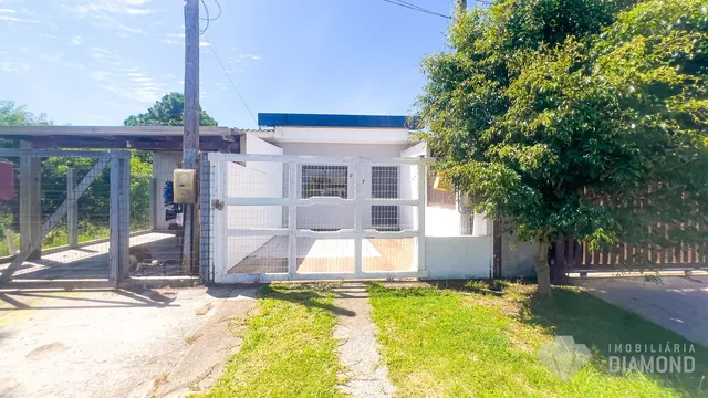 Casa geminada com 2 dormitórios
