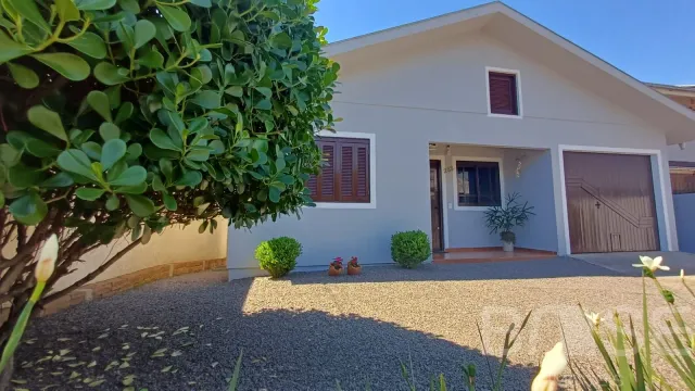 Casa com 3 dormitórios