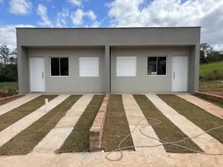 Casa geminada com 2 dormitórios, foto 1