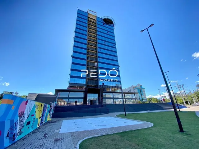 Fachada de um edifício moderno em Lajeado, Brasil.
