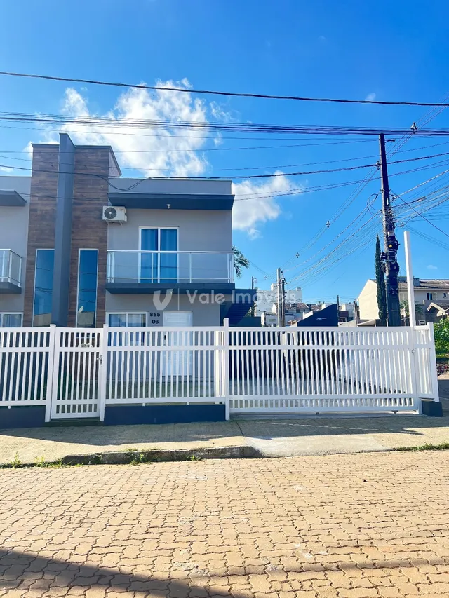 Sobrado com 2 dormitórios
