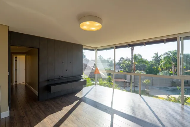 Casa com 5 dormitórios, foto 1