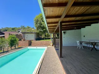 Casa com 4 dormitórios, foto 1