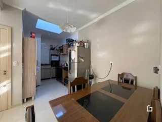 Foto de uma sala de estar e cozinha de um imóvel em Lajeado.