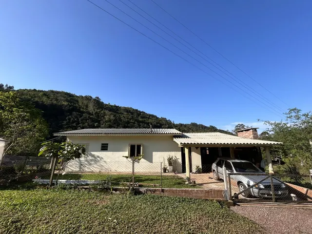Área rural com 3 dormitórios