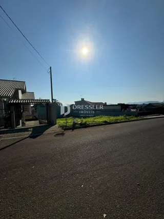 Foto da fachada de uma propriedade na rua em Lajeado.