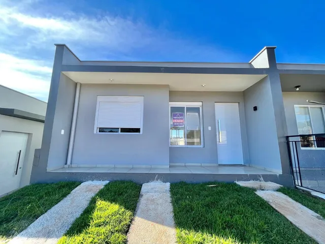 Casa geminada com 2 dormitórios