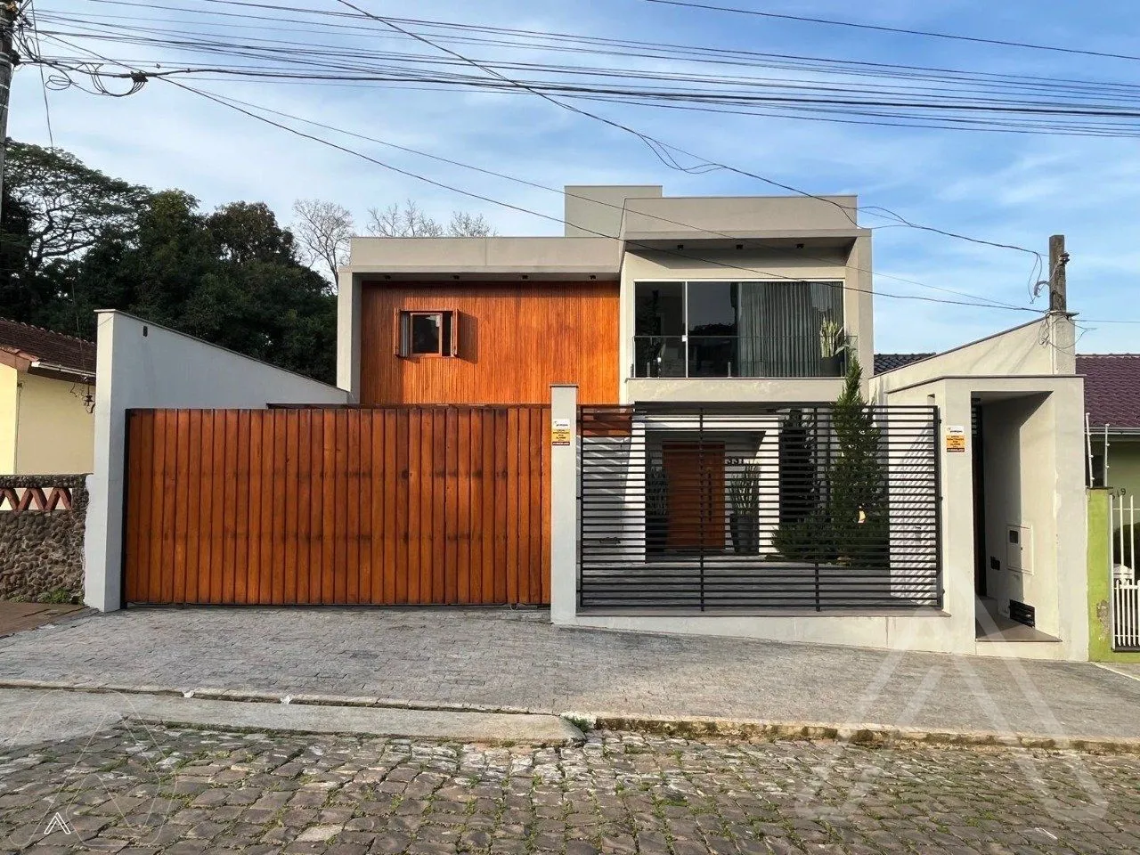 Casa com 5 dormitórios, foto 1
