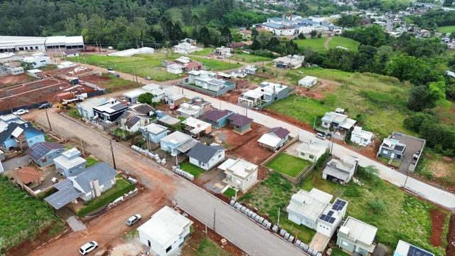 Vista aérea de um loteamento em desenvolvimento na região de Lajeado, Brasil.