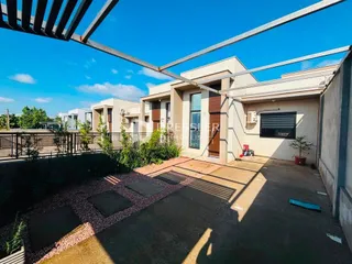 Casa geminada com 2 dormitórios, foto 1