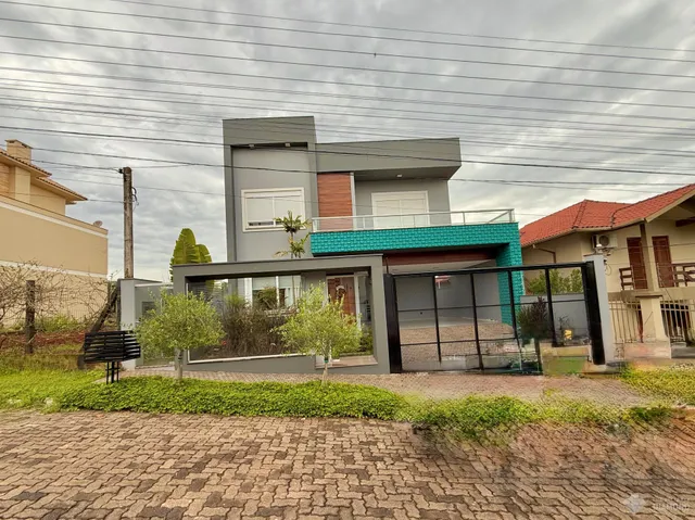 Casa com 4 dormitórios