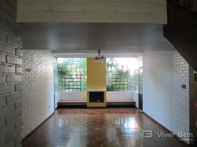 Casa com 4 dormitórios