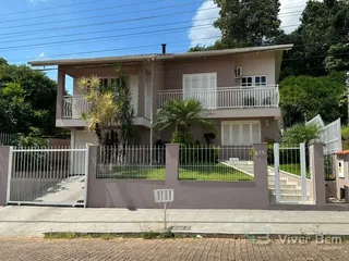 Casa com 4 dormitórios, foto 1