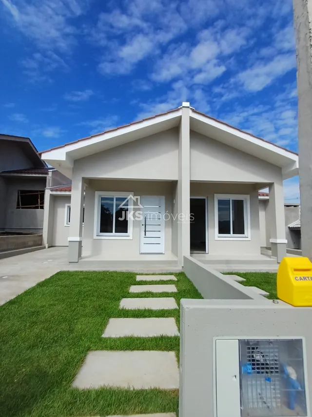 Casa geminada com 2 dormitórios