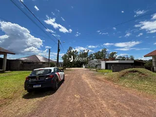 Vista da estrada de terra em uma propriedade em Lajeado, Brasil.