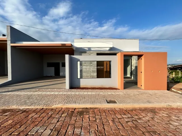 Casa geminada com 2 dormitórios