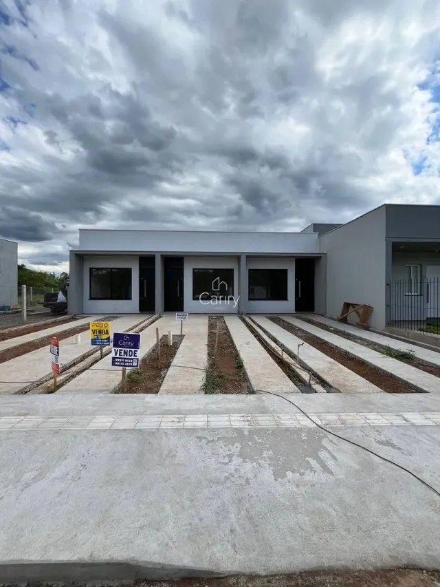 Casa geminada com 2 dormitórios