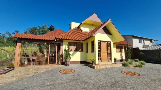 Casa com 5 dormitórios