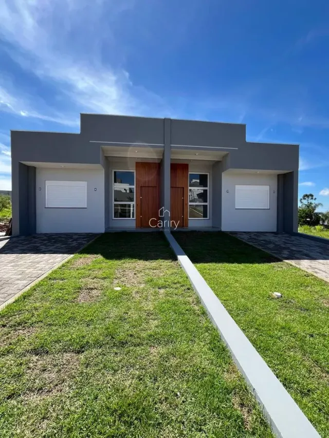 Casa geminada com 2 dormitórios