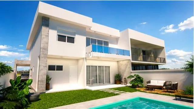 Fachada moderna de uma casa com piscina e varanda em Lajeado, Brasil.