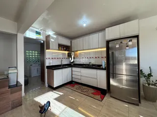 Vista da cozinha de uma residência em Lajeado, Brasil.