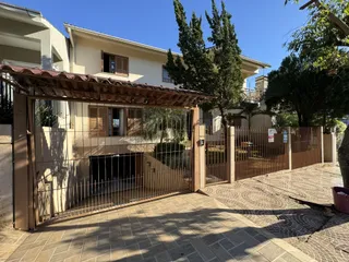 Casa com 4 dormitórios, foto 1