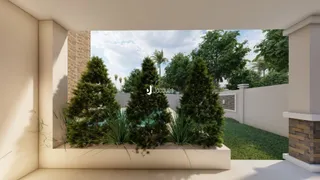 Fachada de uma propriedade com vegetação verde ao ar livre.