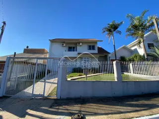 Casa com 4 dormitórios, foto 1