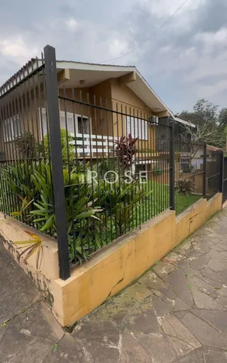 Casa com 4 dormitórios, foto 1