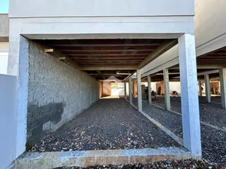 Vista da estrutura de concreto de um prédio em Lajeado, Brasil.